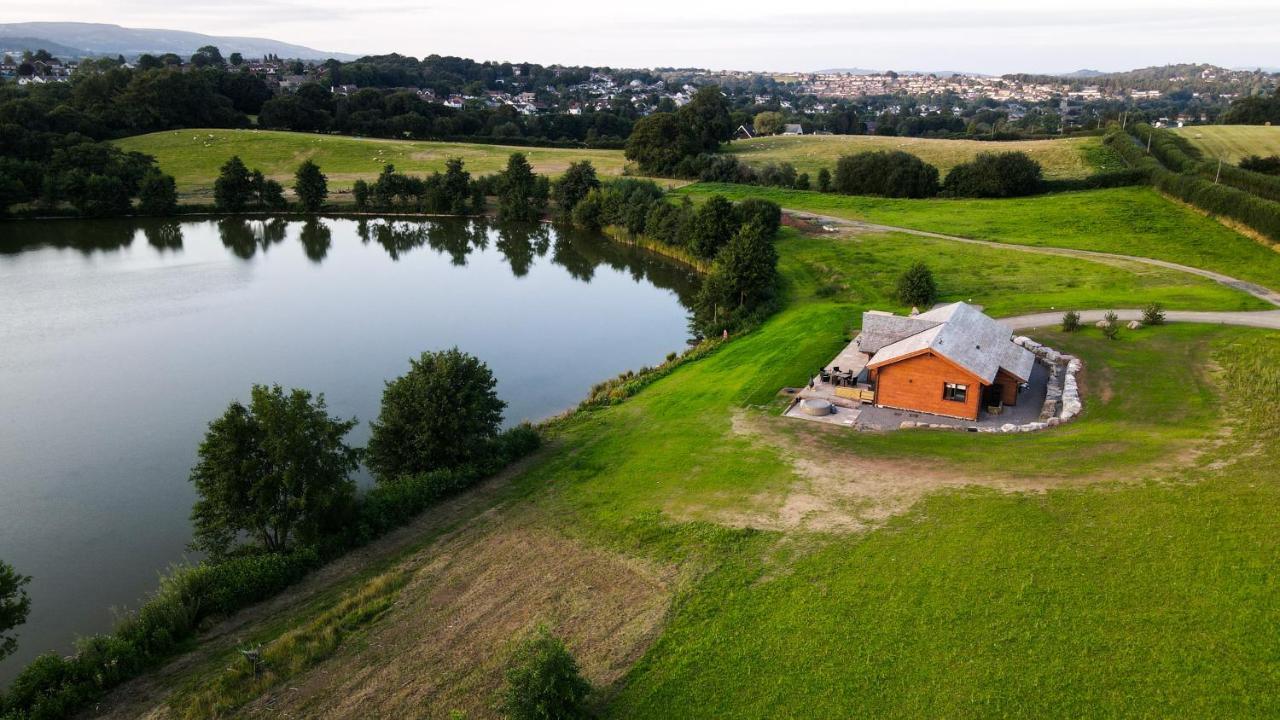 Cuddfan Lodge On A Gorgeous Private Lake Newport  Dış mekan fotoğraf